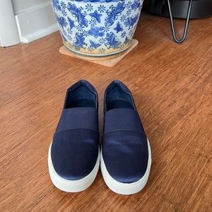 Vince Corbin satin slip on shoes in navy, size 35, US 5